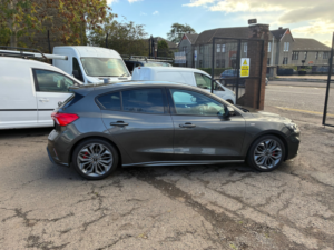 2019 Ford Focus 1.5t Ecoboost St-Line X Hatchback 5dr Petrol Auto Euro 6 (s/s) (182 Ps) in Grey — image 2
