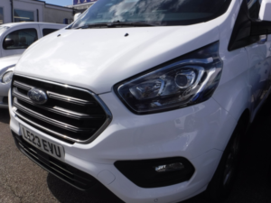 2023 Ford Transit Custom 2.0 Transit Custom Limited Van 300 L1 2.0l Ecoblue 130ps Fwd 6 Speed Manual in White — image 3