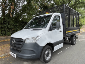 2022 Mercedes-Benz Sprinter 2.0 315 Cdi Progressive Caged Tipper in White — image 6