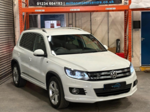 2015 Volkswagen Tiguan 2.0 Tdi Bluemotion Tech R-Line DSG 4WD Euro 6 (s/s) 5dr in White — image 6