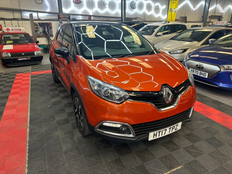 2017 Renault Captur 1.5 Dynamique S Nav Dci 90 in Orange — image 1
