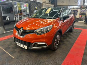 2017 Renault Captur 1.5 Dynamique S Nav Dci 90 in Orange — image 3