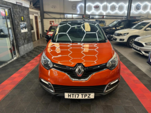 2017 Renault Captur 1.5 Dynamique S Nav Dci 90 in Orange — image 5