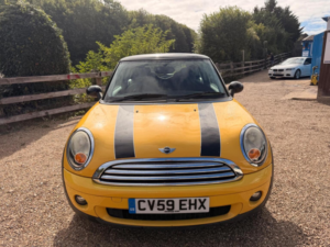 2009 MINI Hatch 1.6 Cooper Euro 4 3dr in Yellow — image 3