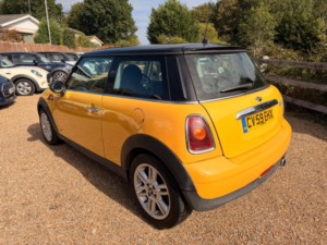 2009 MINI Hatch 1.6 Cooper Euro 4 3dr in Yellow — image 5