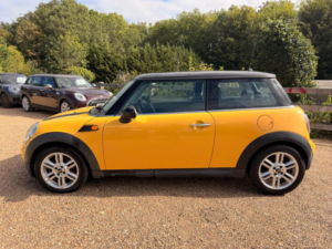 2009 MINI Hatch 1.6 Cooper Euro 4 3dr in Yellow — image 6