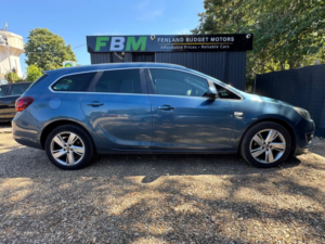 2013 Vauxhall Astra 1.6 16v Sri Sports Tourer Euro 5 5dr in Blue — image 4