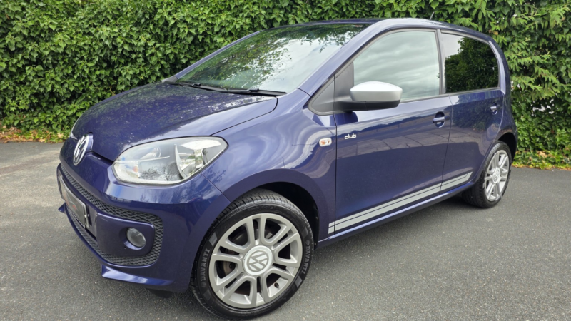 2016 Volkswagen Up! 1.0 Club Up! 75bhp in Blue — image 1
