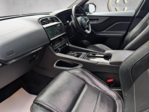 2020 Jaguar F-Pace 2.0 P250i Chequered Flag Auto AWD Euro 6 (s/s) 5dr in Black — image 6