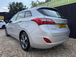 2016 Hyundai I30 1.6 I30 Tr Se Nav 1.6 120ps in Silver — image 4