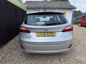 2016 Hyundai I30 1.6 I30 Tr Se Nav 1.6 120ps in Silver — image 5