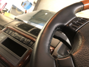 2002 Land Rover Range Rover Range Rover P38 - Interior Wood And Leather Upgrades in Multicolour — image 6