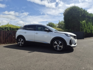 2021 Peugeot 3008 1.5 Bluehdi Gt in White — image 3