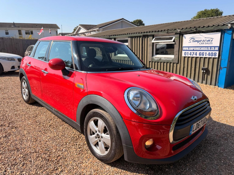 2017 MINI Hatch 1.2 One Euro 6 (s/s) 5dr in Red — image 1