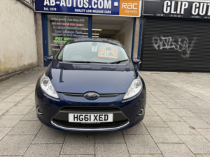 2012 Ford Fiesta 1.6 Titanium in Blue — image 2