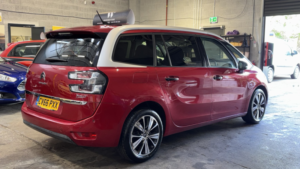 2017 Citroen Grand C4 Picasso 1.6 Bluehdi Flair Diesel Red 7 Seater 5dr Low Tax+panroof+satnav in Red — image 6