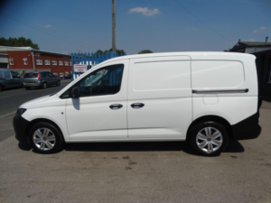 2023 Volkswagen Caddy Maxi 2.0 Tdi C20 Commerce Lwb Euro 6 (s/s) 6dr in White — image 4