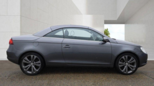 2010 Volkswagen Eos 2.0 Tdi Cr Sport Cabriolet Euro 5 2dr in Grey — image 5