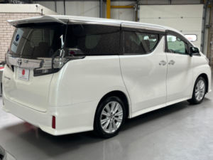 2015 Toyota Vellfire 30 Series 2.5 Z Automatic 7 Seater in White — image 4