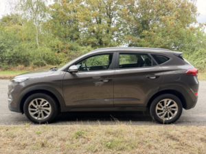 2016 Hyundai Tucson 1.7 Tucson Se Nav 1.7 D 116ps Bd +fss in Grey — image 2