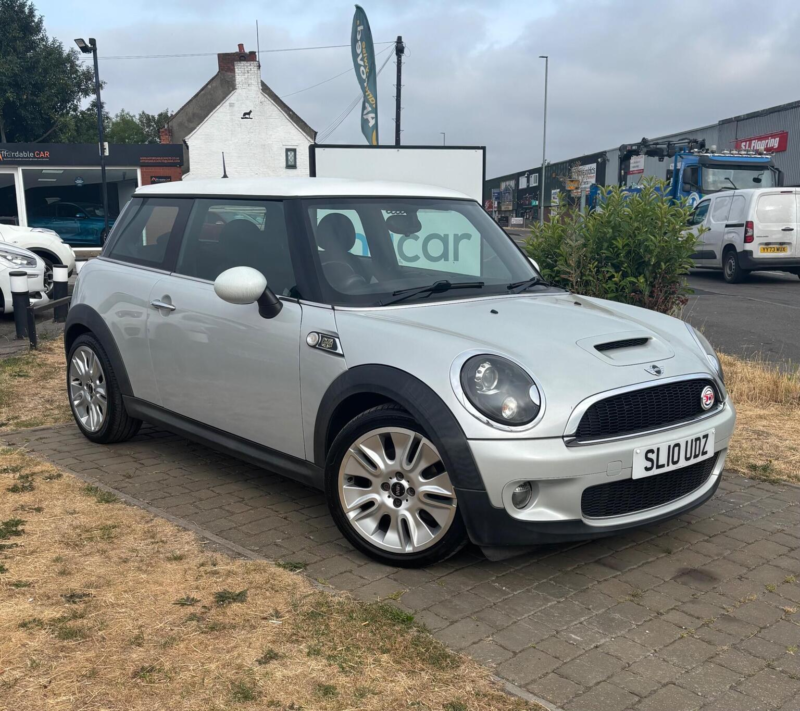 2010 MINI Hatch 1.6 Cooper S Camden Euro 5 3dr in Silver — image 1