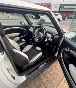 2010 MINI Hatch 1.6 Cooper S Camden Euro 5 3dr in Silver — image 3