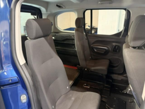 2021 Peugeot Rifter 1.5 Bluehdi Allure Premium in Blue — image 4