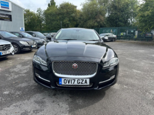 2017 Jaguar Xj 3.0d V6 Portfolio Auto Euro 6 (s/s) 4dr in Black — image 4
