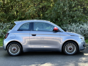2023 Fiat 500e 42kw 118hp Electric (red) in Grey — image 2