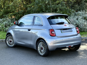 2023 Fiat 500e 42kw 118hp Electric (red) in Grey — image 3