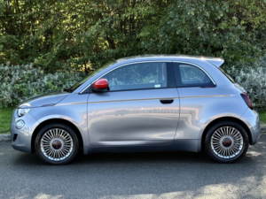 2023 Fiat 500e 42kw 118hp Electric (red) in Grey — image 4