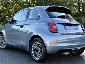 2023 Fiat 500e 42kw 118hp Electric (red) in Grey — image 6