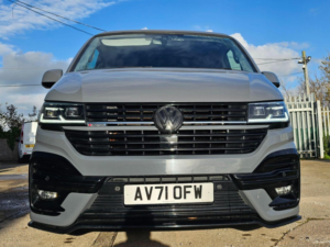 2022 Volkswagen Transporter 2.0 Bitdi T32 Highline Kombi DSG 4motion Swb Euro 6 (s/s) 5dr in Grey — image 2