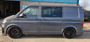 2022 Volkswagen Transporter 2.0 Bitdi T32 Highline Kombi DSG 4motion Swb Euro 6 (s/s) 5dr in Grey — image 3