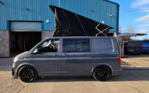 2022 Volkswagen Transporter 2.0 Bitdi T32 Highline Kombi DSG 4motion Swb Euro 6 (s/s) 5dr in Grey — image 4
