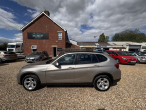 2015 BMW X1 2.0 X1 Xdrive18d Se in Silver — image 6
