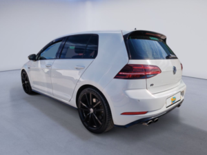 2017 Volkswagen Golf 2.0 Tsi Bluemotion Tech R Hatchback 5dr Petrol DSG 4motion Euro 6 (s/s) (310 Ps) in White — image 4