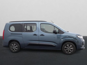 2026 Vauxhall Combo Life Ultimate Xl in Blue — image 2