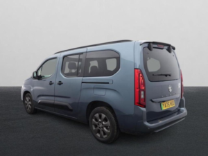 2026 Vauxhall Combo Life Ultimate Xl in Blue — image 3