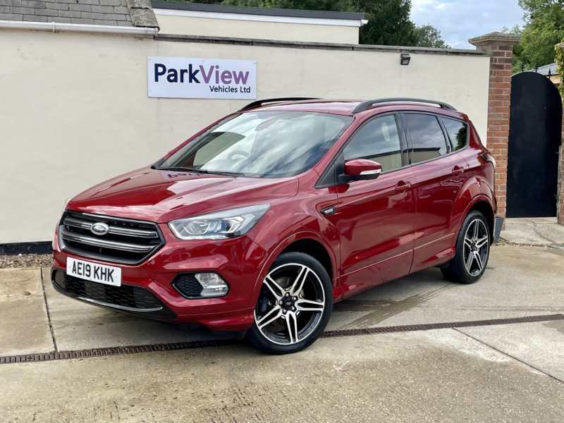 2019 Ford Kuga 2.0 Tdci Ecoblue St-Line AWD in Red — image 1