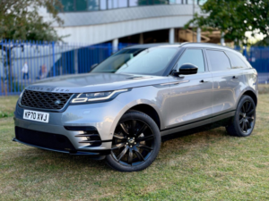 2020 Land Rover Range Rover Velar 2.0 D240 R-Dynamic Hse Auto 4WD Euro 6 (s/s) 5dr in Grey — image 4
