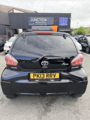 2013 Toyota Aygo 1.0 Vvt-I Fire in Black — image 6