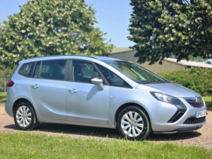 2016 Vauxhall Zafira Tourer 1.4i Turbo Design Auto Euro 6 5dr in Silver — image 2
