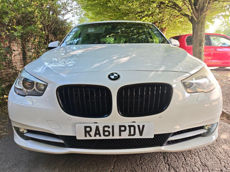 2011 BMW 5 Series Gran Turismo 3.0 535i Se Gt Steptronic Euro 5 5dr in White — image 1