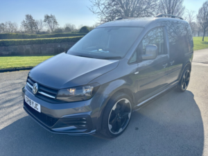 2019 Volkswagen Caddy Custom 2.0 Tdi C20 Highline DSG Auto 102 Swb in Grey — image 2