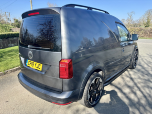 2019 Volkswagen Caddy Custom 2.0 Tdi C20 Highline DSG Auto 102 Swb in Grey — image 3
