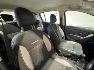 2016 Dacia Sandero Stepway 1.5 Dci Laureate Euro 6 (s/s) 5dr in Black — image 2