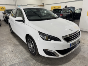 2015 Peugeot 308 1.6 Bluehdi Allure in White — image 6