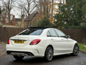 2017 Mercedes-Benz C Class 2.1 C220d Amg Line in White — image 3