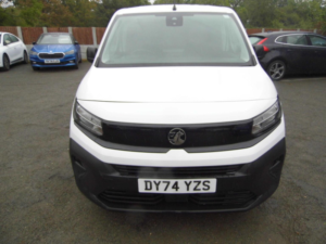 2024 Vauxhall Combo 1.5 Turbo D 2300 Prime Xl Panel Van Lwb Euro 6 (s/s) 6dr in White — image 2